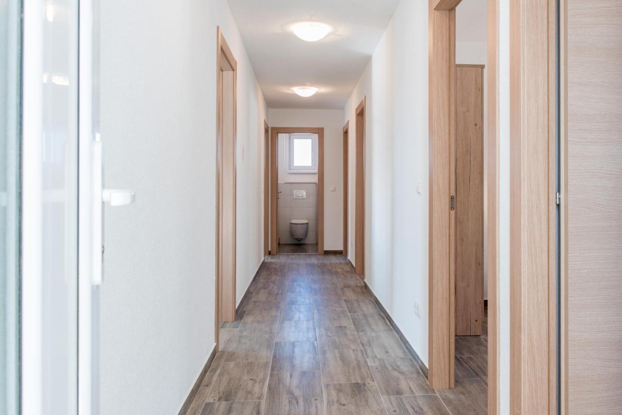 Apartments Zilic Каштел-Стари Экстерьер фото