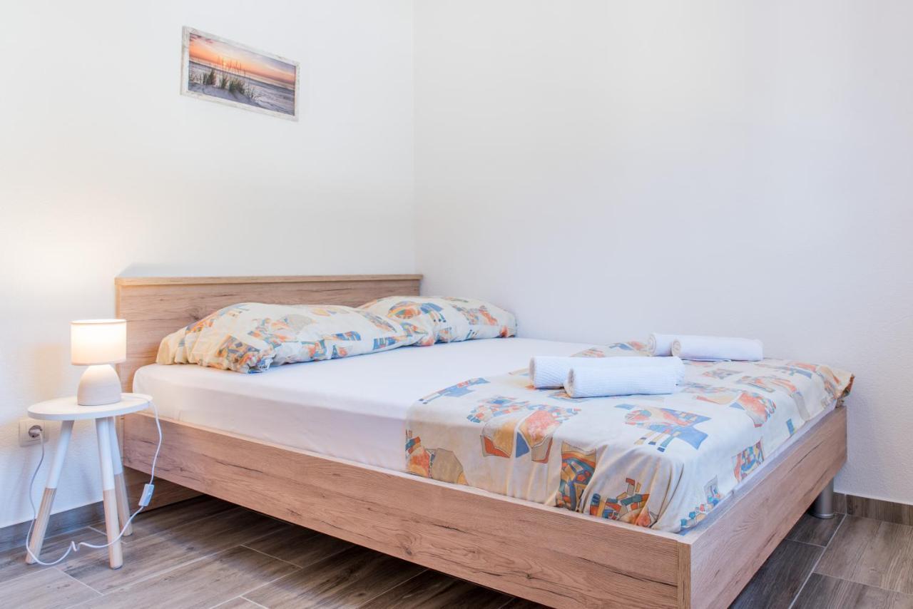 Apartments Zilic Каштел-Стари Экстерьер фото