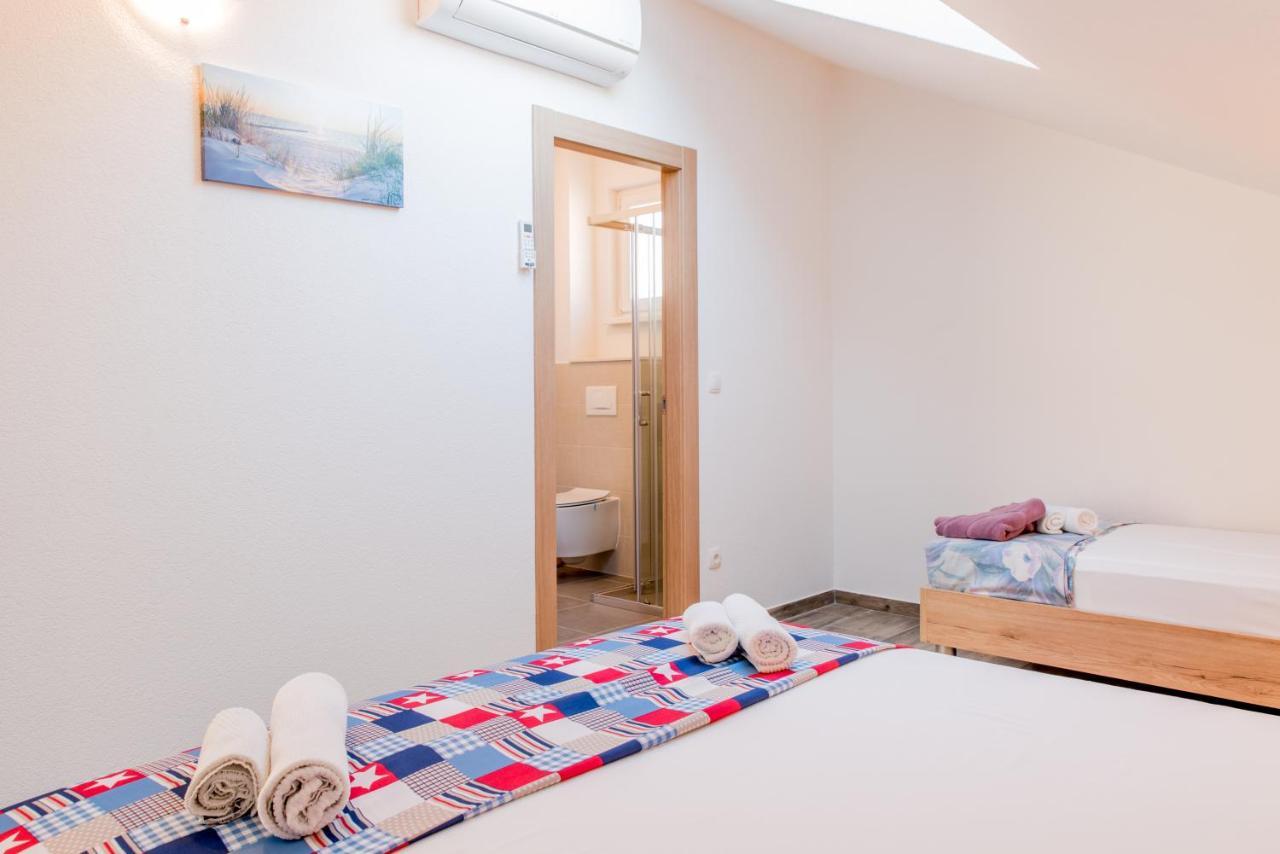 Apartments Zilic Каштел-Стари Экстерьер фото