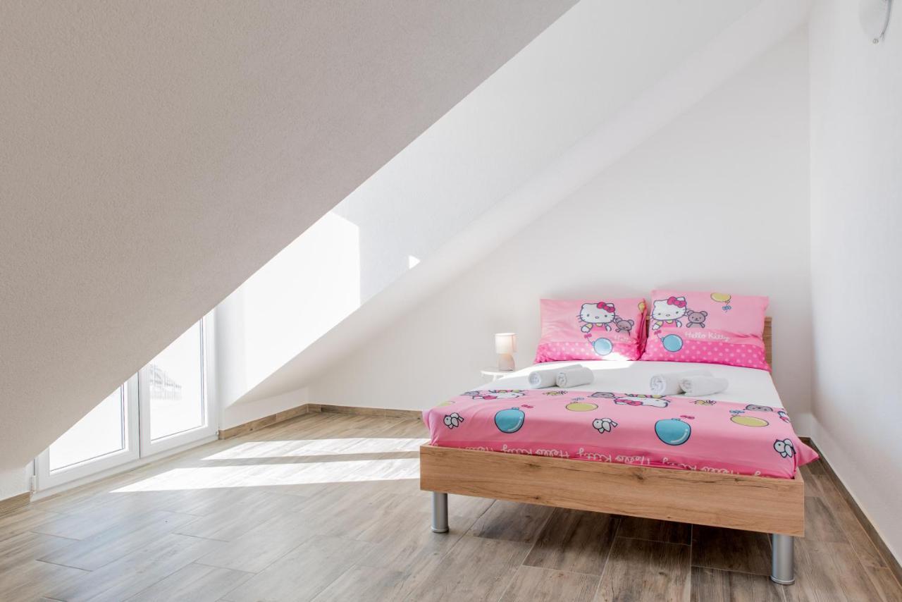 Apartments Zilic Каштел-Стари Экстерьер фото