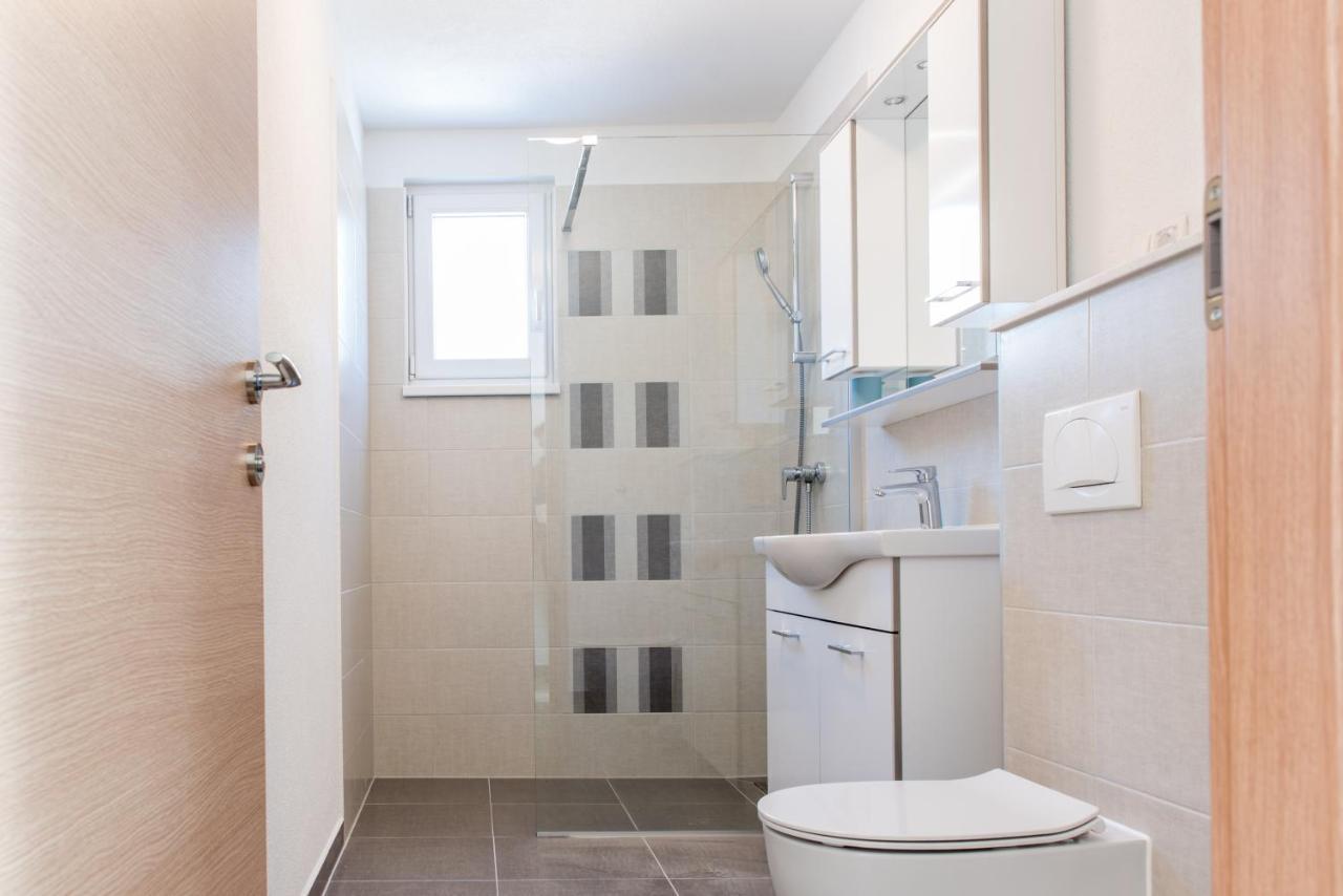 Apartments Zilic Каштел-Стари Экстерьер фото
