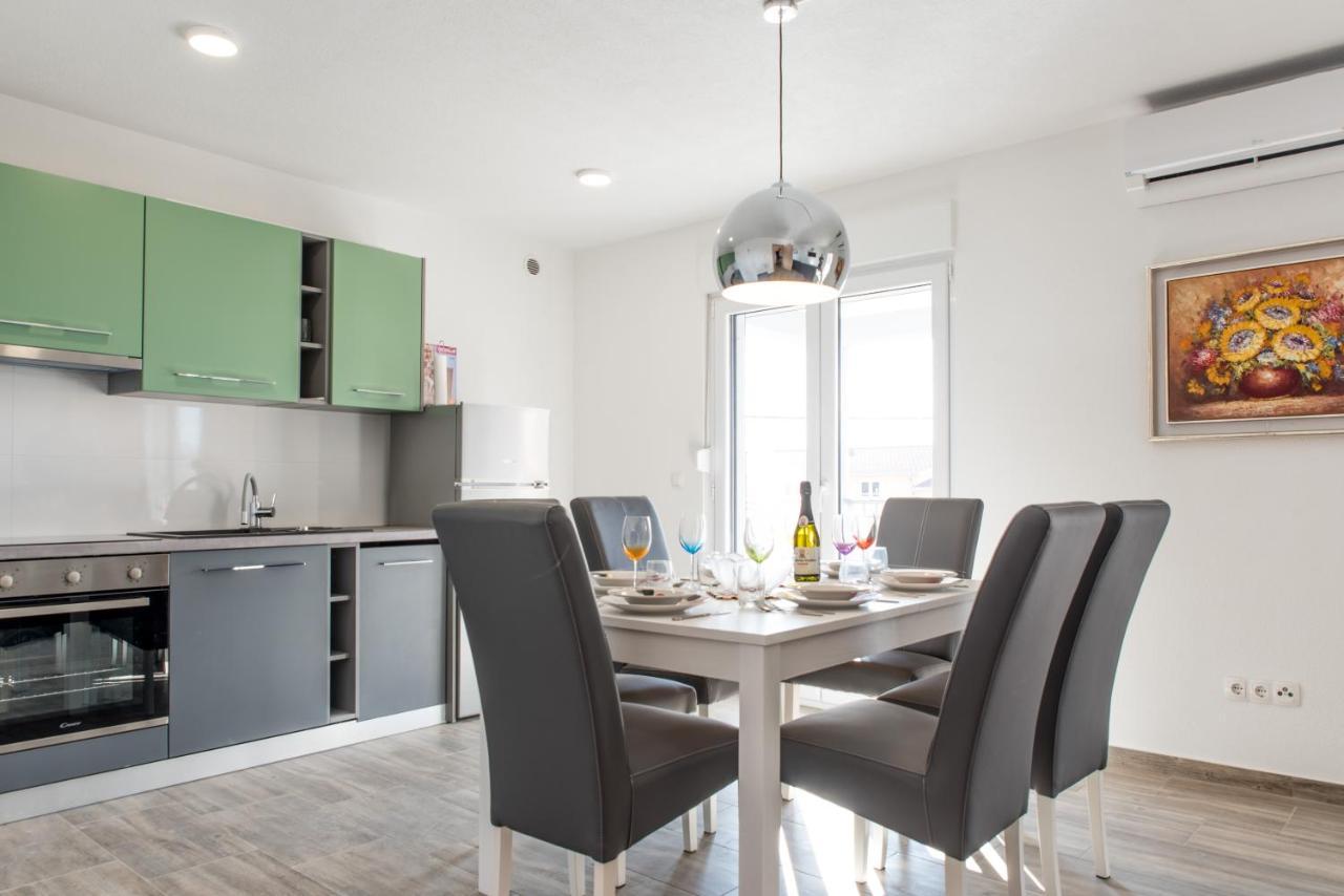 Apartments Zilic Каштел-Стари Экстерьер фото